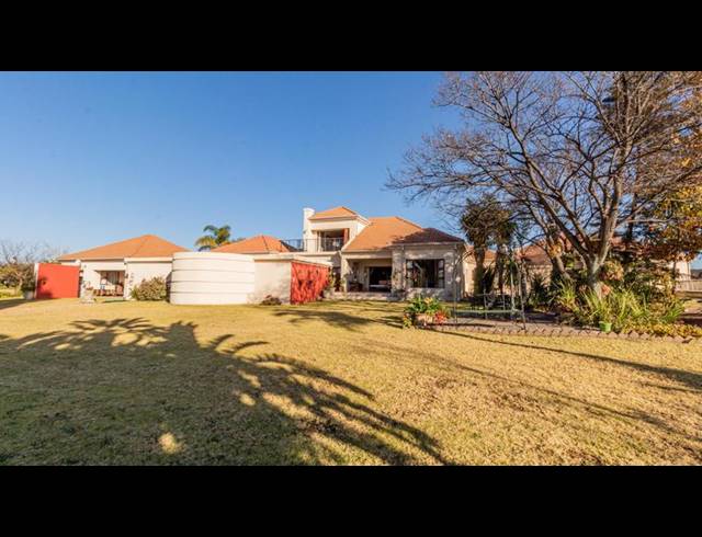 6 BEDROOM HOUSE FOR SALE IN KNOPPIESLAAGTE